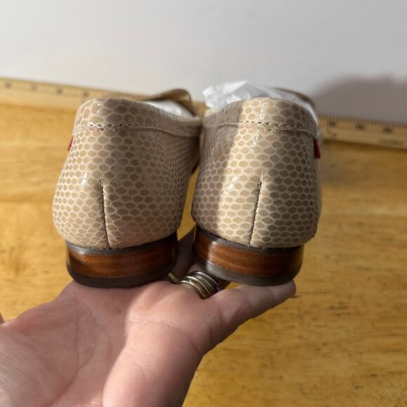 Marc Joseph NY Women's Loafer Size 8.5 Snake-Embossed Beige NWOB - Picture 8 of 8